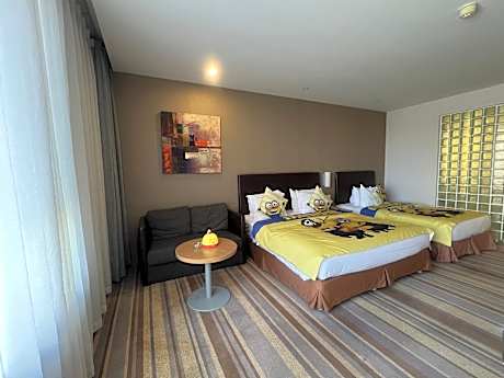 1 King 1 Single Standard Extra Fl Space