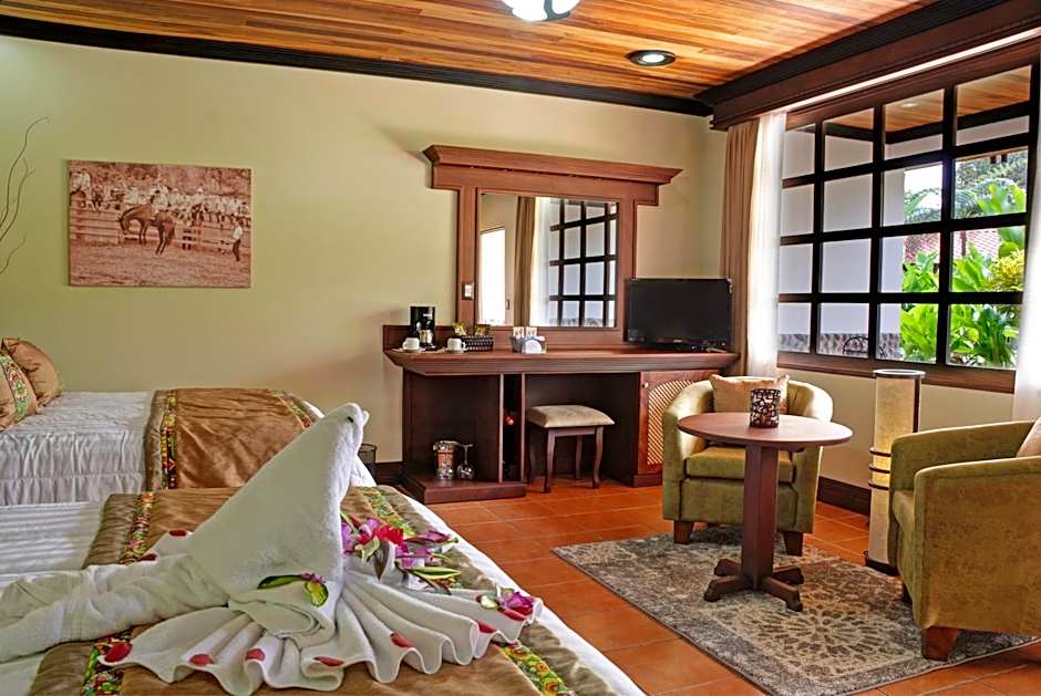 Volcano Lodge, Hotel & Thermal Experience