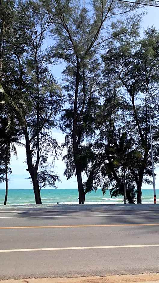 Sammy Seaview Mae Ramphueng Beach Front Golden Elephant บ้านช้างทองวิวทะเลหน้าหาดแม่รำพึง