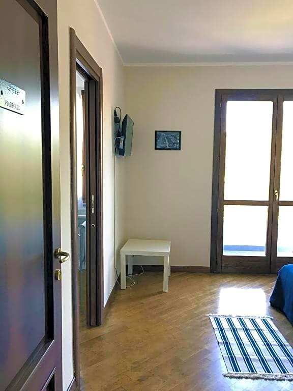 CYTRUS rooms