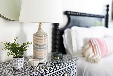 Luxe Villa, Accessible