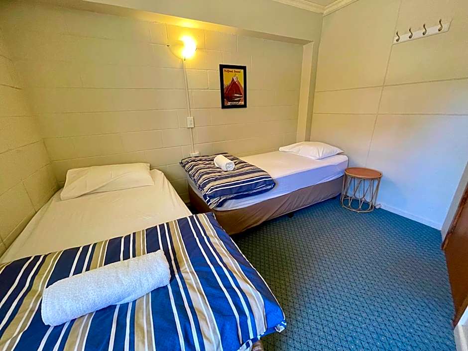 Te Anau Lakefront Backpackers