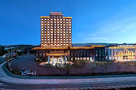 Ramada Plaza by Wyndham Ezhou Binjiang