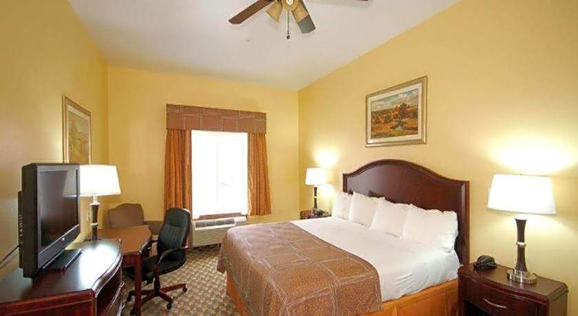 Best Western Plus Manvel Inn & Suites