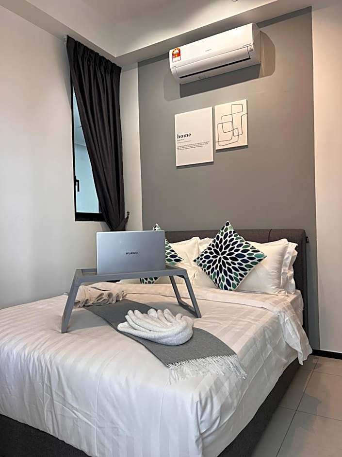 Georgetown Urban Family & Baby-Friendly Home with Skypool Seaview