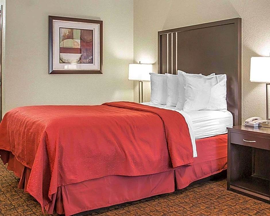 Quality Inn & Suites Woodland