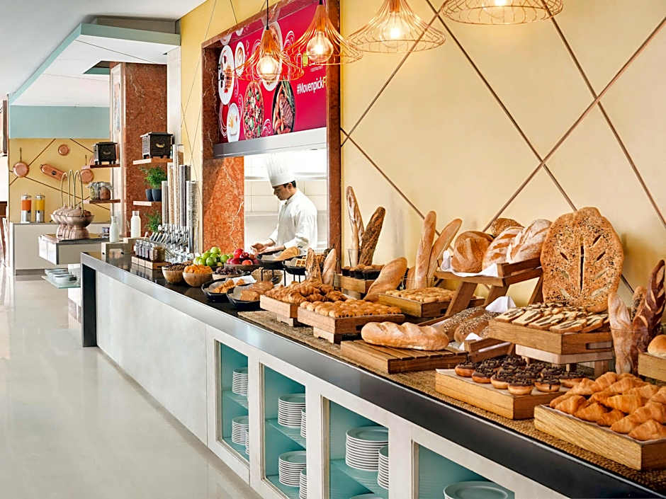 Movenpick Hotel Jumeirah Lakes Towers