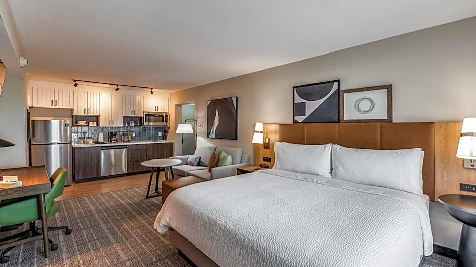 Staybridge Suites Dallas Market Ctr Love Field by IHG