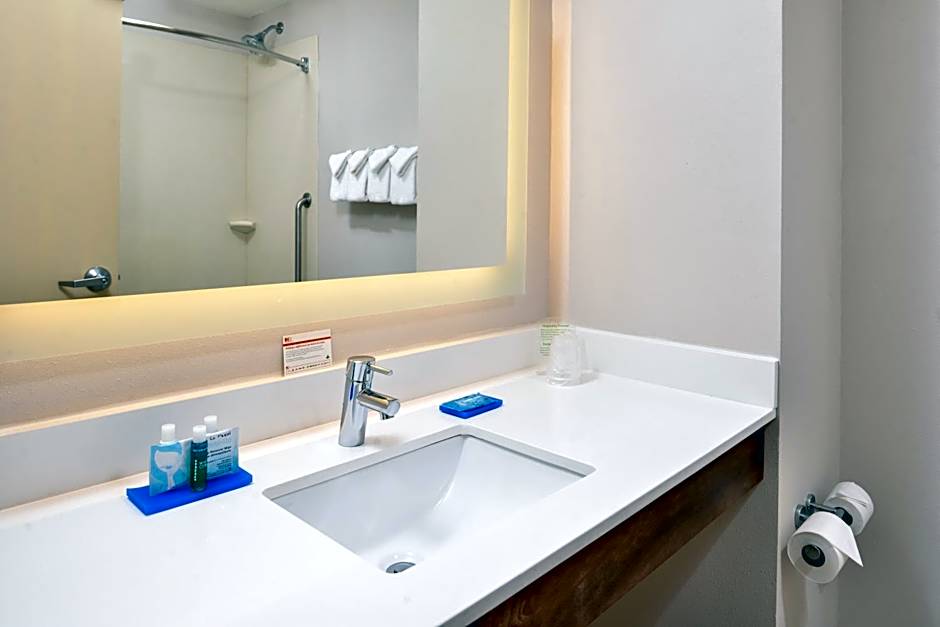 Holiday Inn Express Hotel and Suites Cincinnati - Mason By IHG