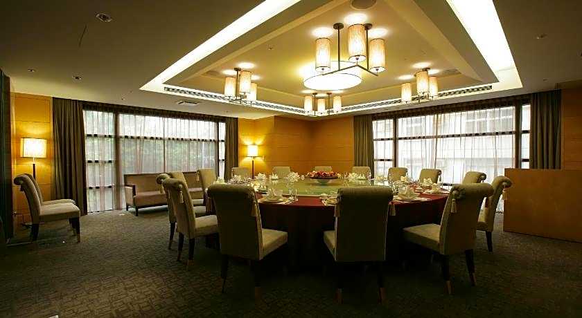 Fullon Hotel Taipei, Central