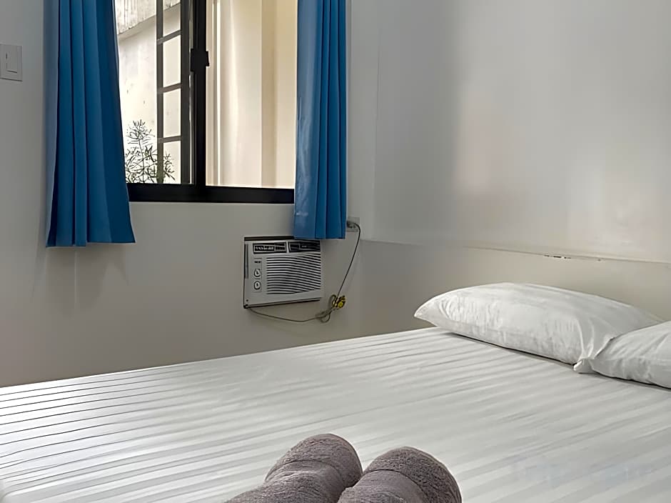 The Palines Apartment Hotel - Muntinlupa Near Evia
