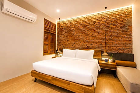 King Suite with Bathtub