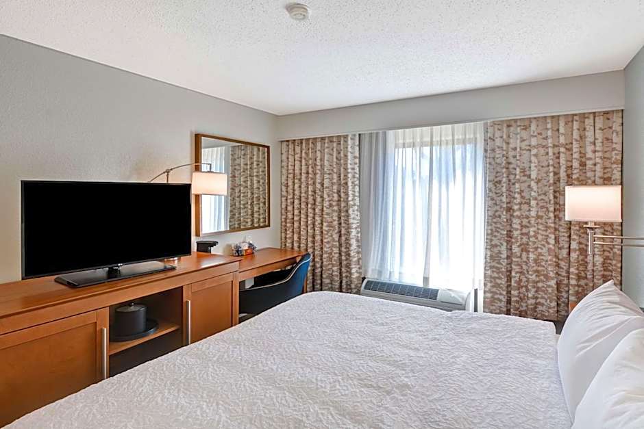 Hampton Inn By Hilton Memphis-Poplar