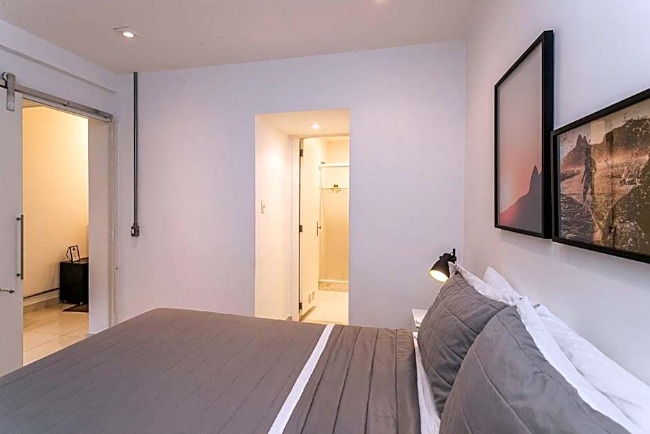 Apartamento Moderno a 300 m da Praia do Leblon