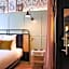 Square Lodge Hotel La Roche sur Yon - Handwritten Collection