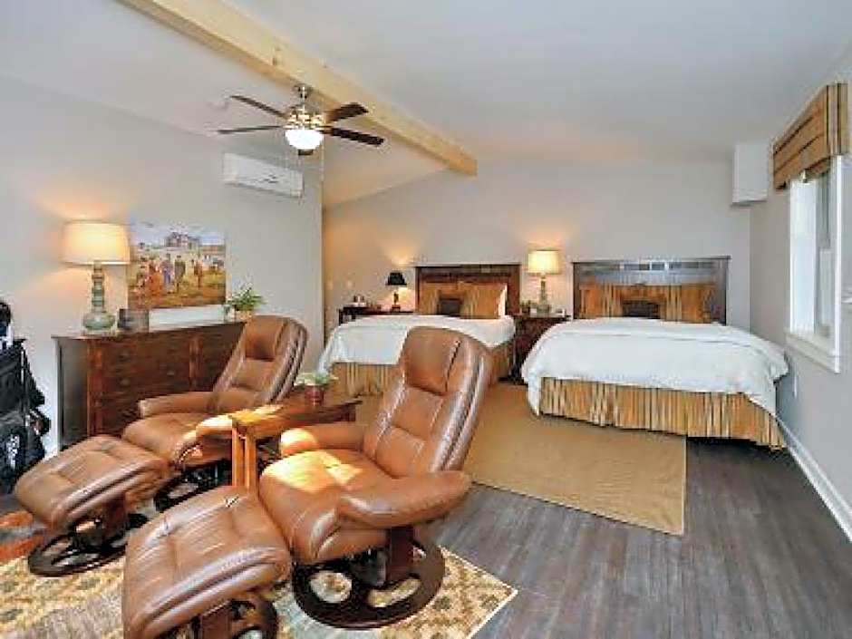 Photo 1 of 4 of Inn on the Green - Room IIII