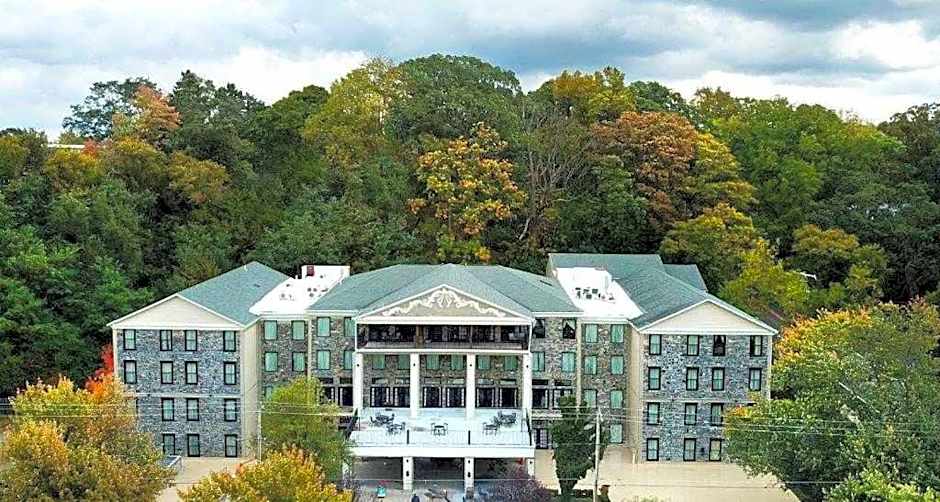 Niagara Crossing Hotel and Spa
