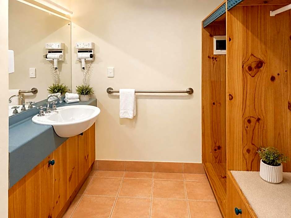 Coonawarra Place Motor Inn