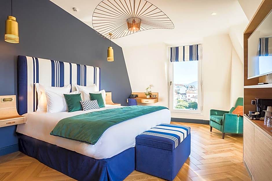 MADISON Saint Jean de Luz - Handwritten Collection