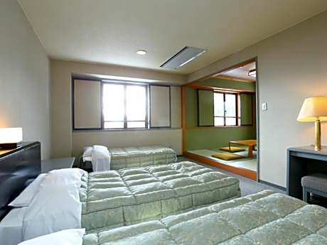 Family Room with Mountain View