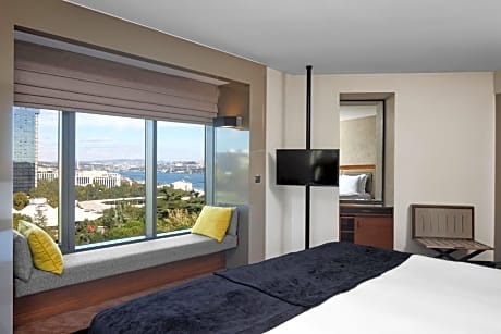 Junior Suite with Bosphorus View