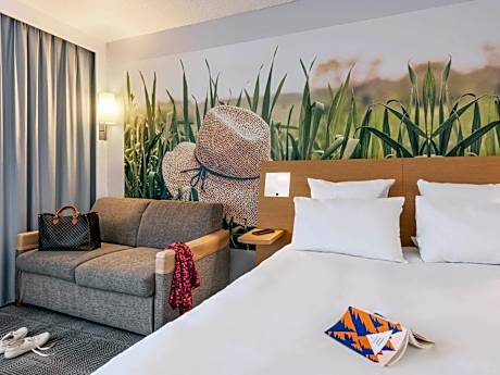 Superior Room with One Double Bed and Sofa