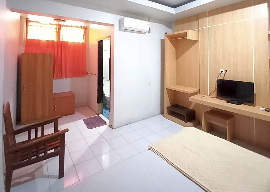 RedDoorz near Poso City Mall