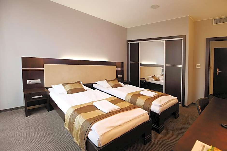 Hotel Dolphin - Adult friendly