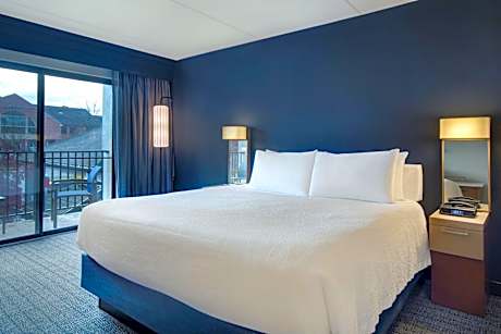 King Room with Sofa Bed