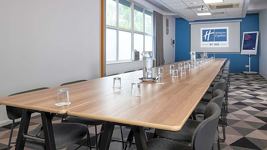 Holiday Inn Express Burton on Trent By IHG