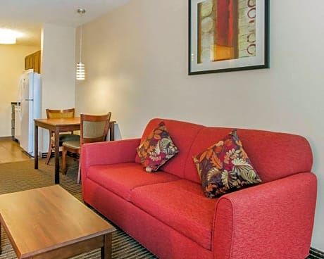 2 Queen Beds, Suite, Nonsmoking