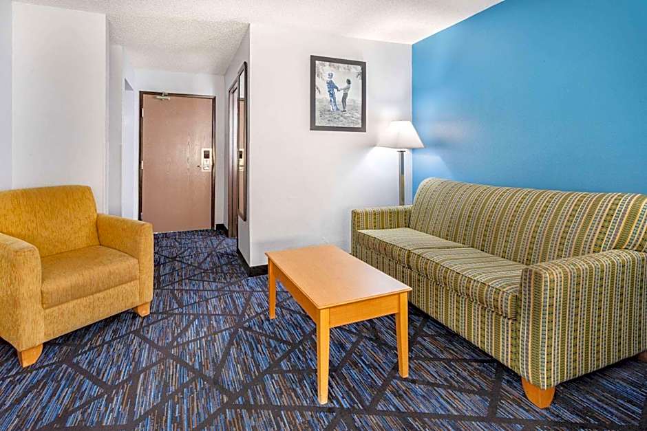 AmericInn by Wyndham Quincy