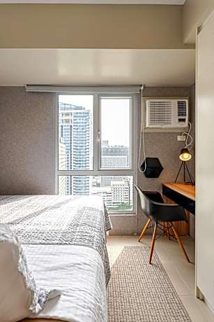 27th floor Cebu IT Park studio walking distance to everything