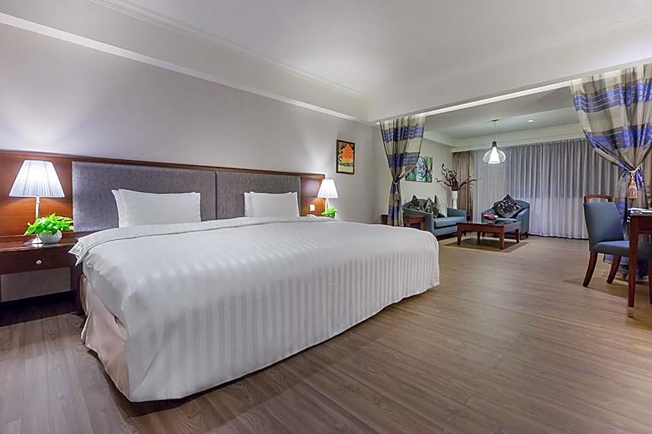 CHECK inn Taipei Neihu