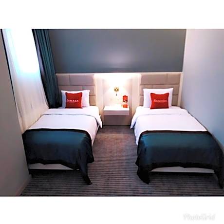 Deluxe King Room - Non-Smoking