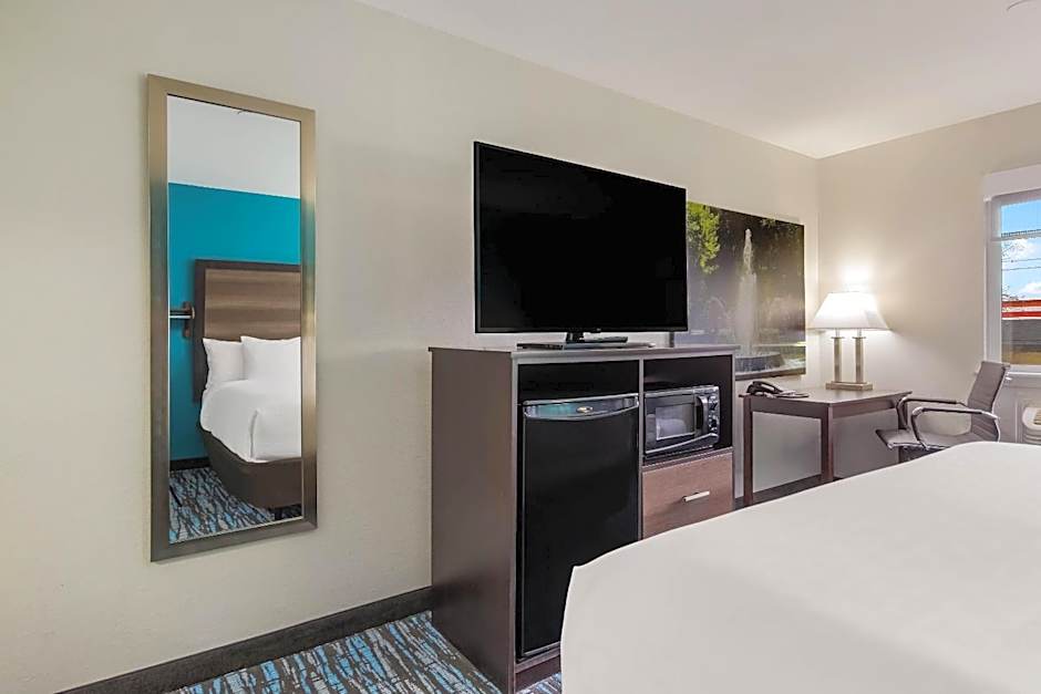 Clarion Pointe Harrodsburg-Danville