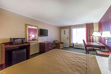 1 King Bed, Smoking
