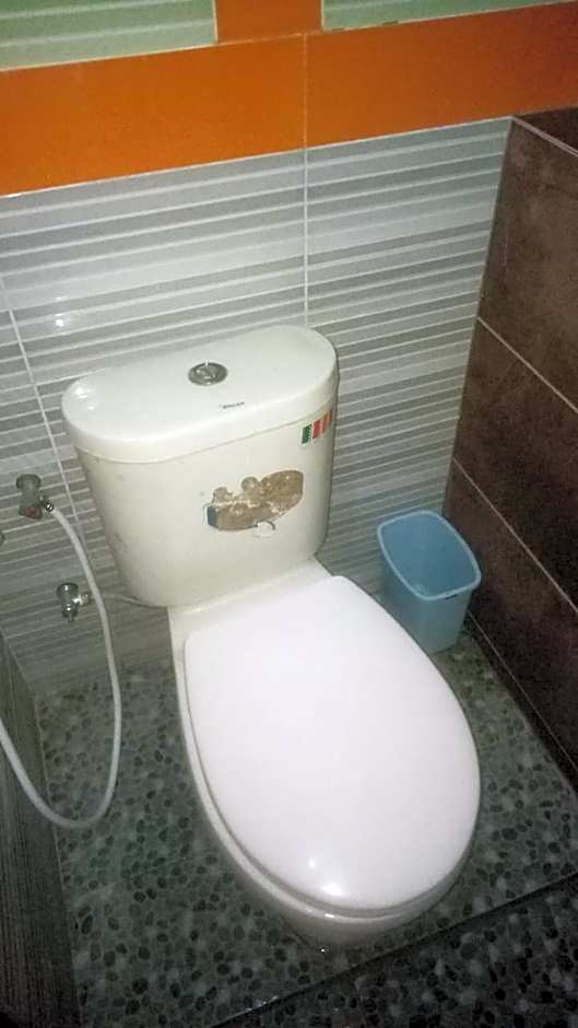 OYO Life 90646 Villa Karsinem Pasuruan