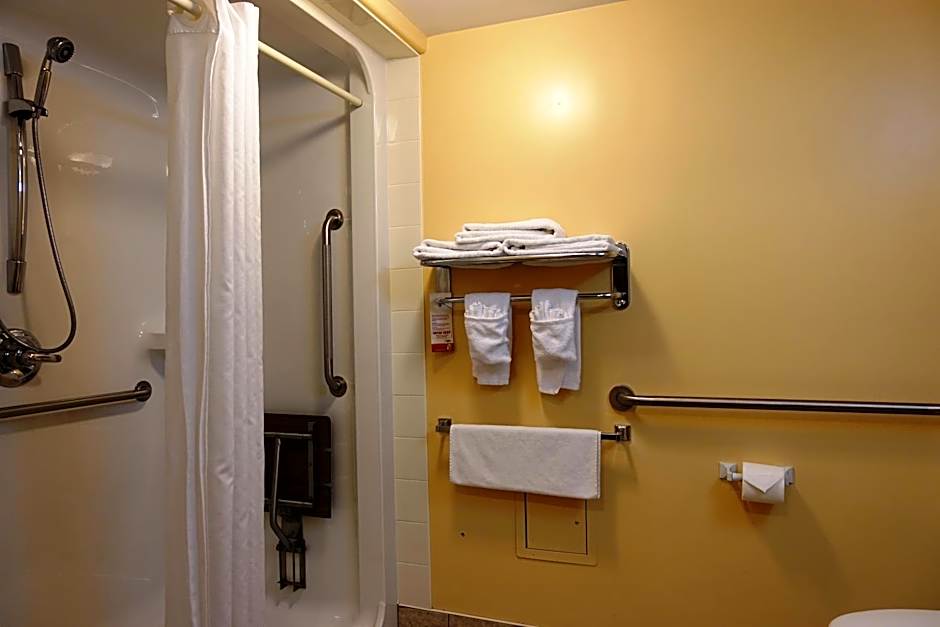 Super 8 by Wyndham Caraquet