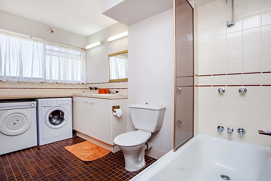 Burleigh Esplanade Apartments