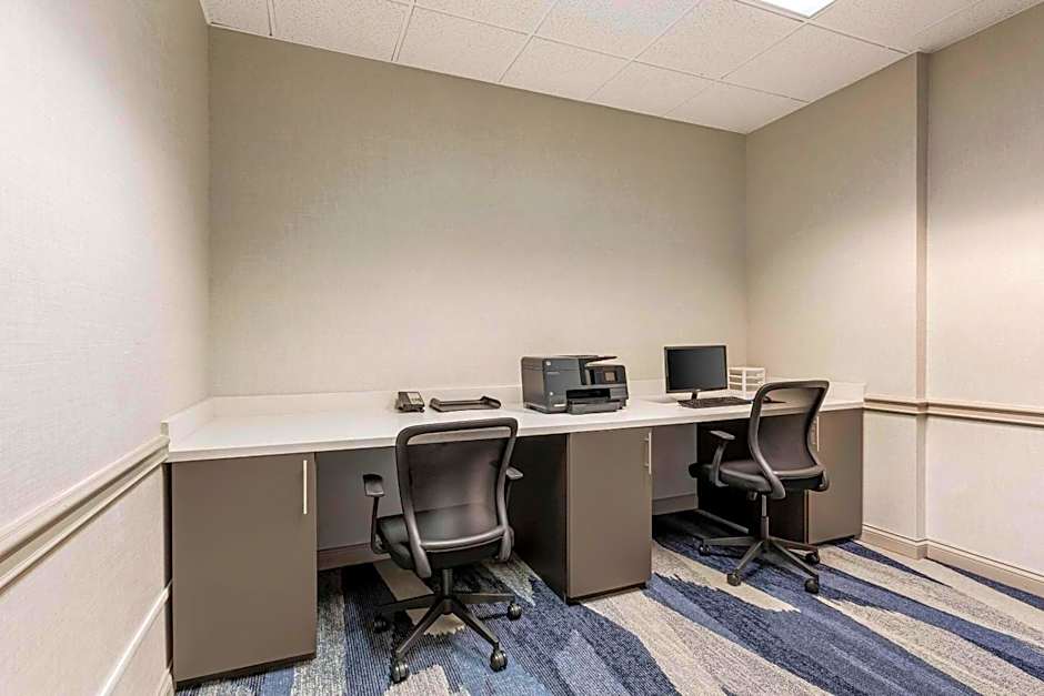 Comfort Inn & Suites Cuyahoga Falls - Akron