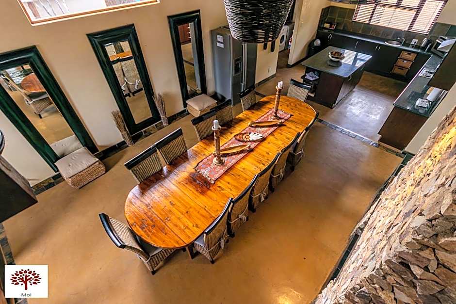 Zebula Golf and Wildlife Estate - Aardwolf Pax 10 - Moi Signature Luxury villa