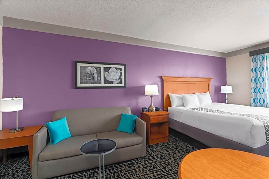 La Quinta Inn & Suites by Wyndham Jackson Airport/Pearl