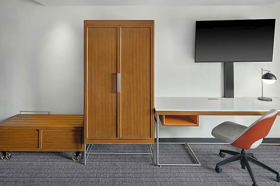 Courtyard by Marriott Kansas City Shawnee