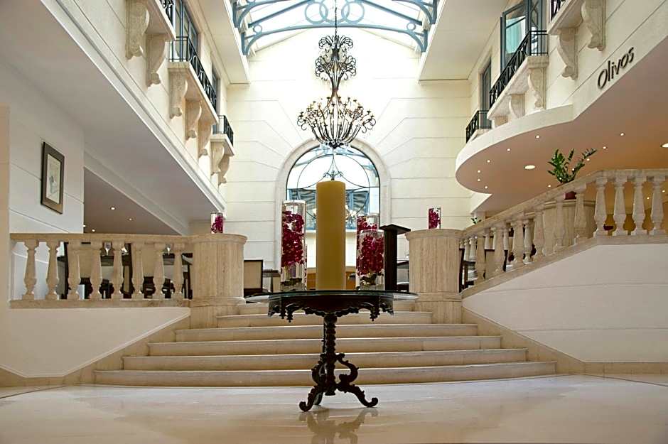 Radisson Blu Martinez Hotel Beirut