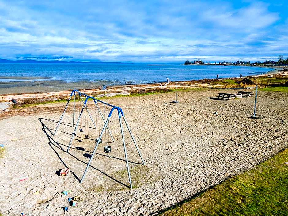 Sea Edge Beachside Hotel