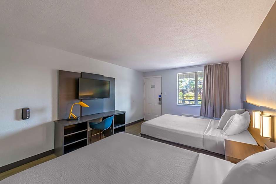 Motel 6 Ocala Conference Center