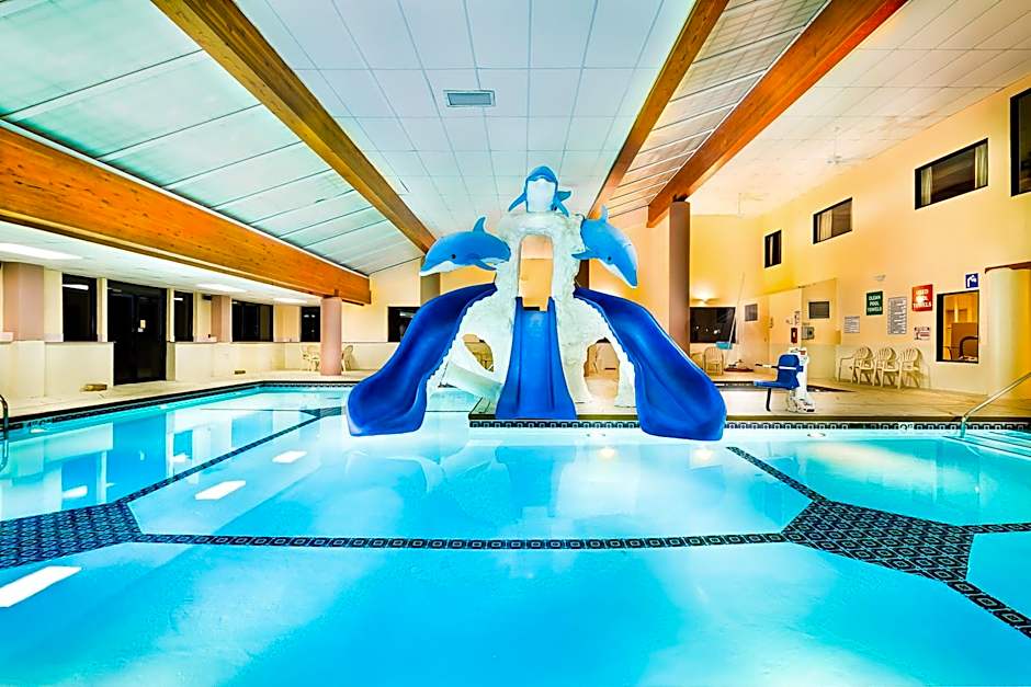 Grand Marquis Waterpark Hotel & Suites