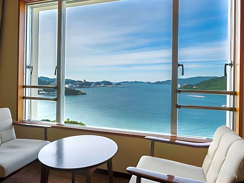 Toba Seaside Hotel