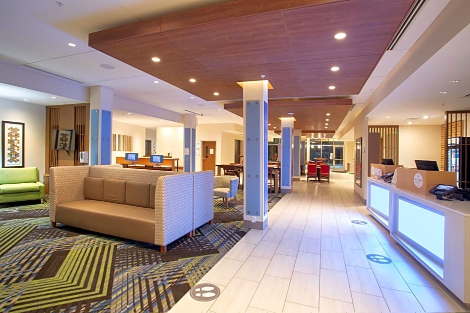 Holiday Inn Express & Suites - Goodland I-70 By IHG